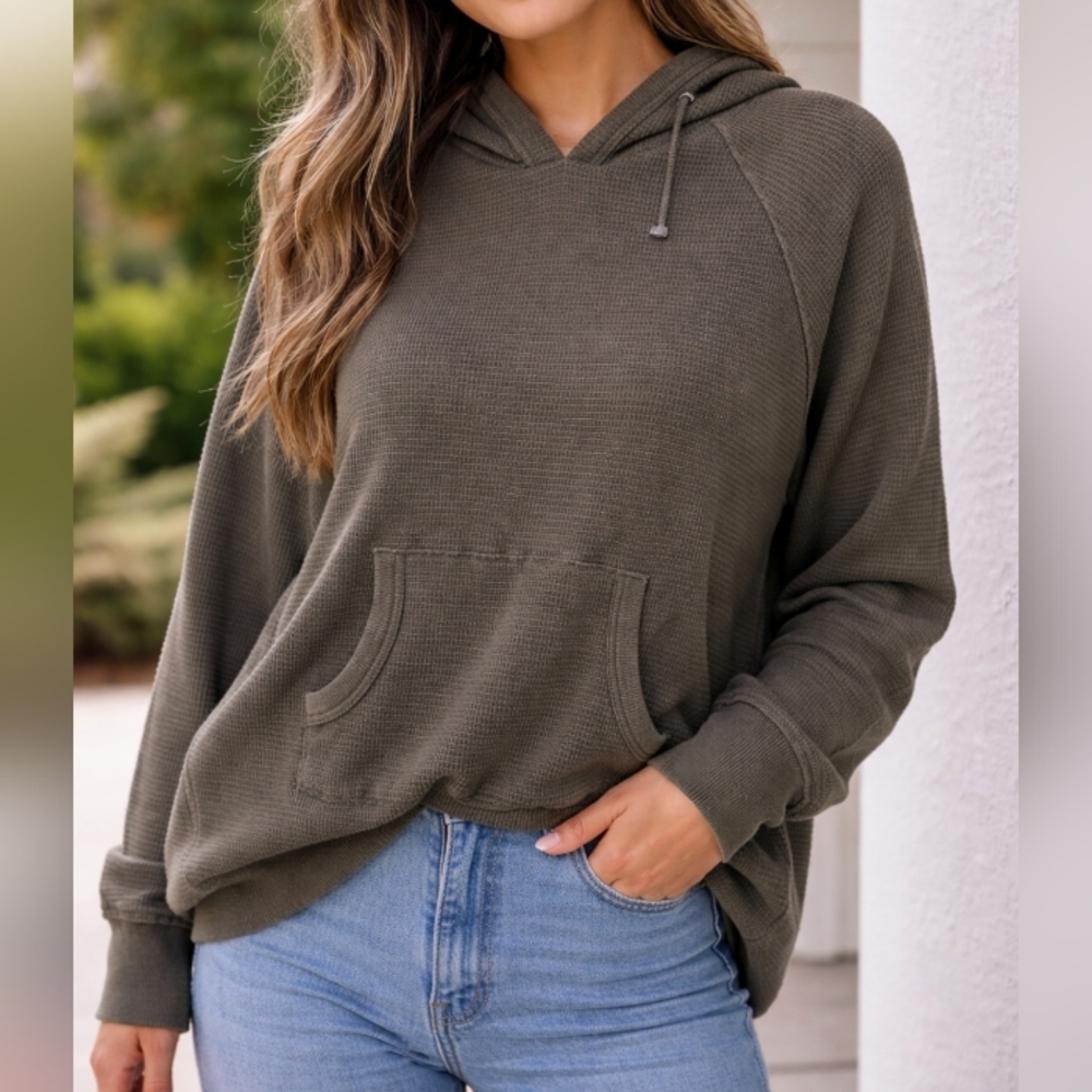 Aritzia TNA Waffle Knit Hoodie Olive Green Cotton Blend Cozy Streetwear Pullover